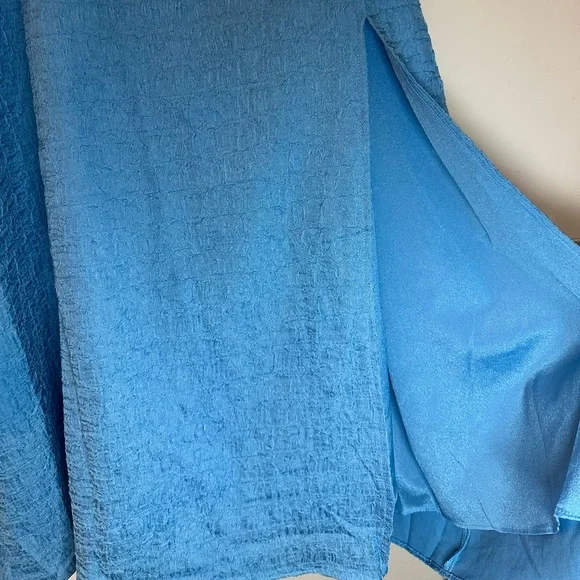 NWT ASTR the Label Crinkle Shoulder Midi Dress Blue Size M - Picture 5 of 12